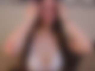 EmelineMooring's Live Sex Cam Show