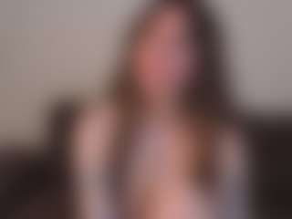EmelineMooring's Live Sex Cam Show