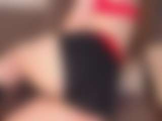 EmelineMooring's Live Sex Cam Show