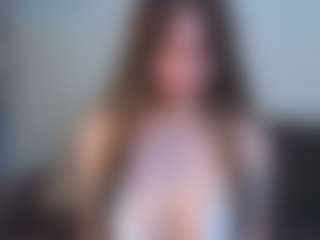 EmelineMooring's Live Sex Cam Show