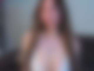 EmelineMooring's Live Sex Cam Show