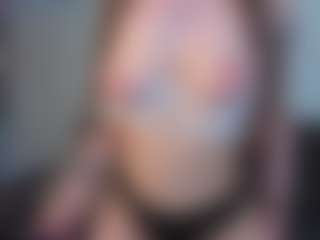 EmelineMooring's Live Sex Cam Show