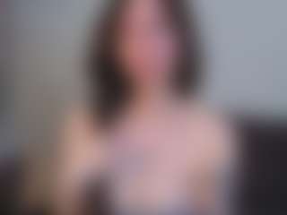 EmelineMooring's Live Sex Cam Show