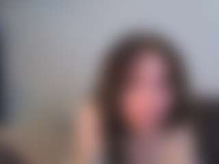 EmelineMooring's Live Sex Cam Show
