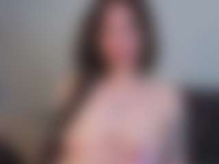 EmelineMooring's Live Sex Cam Show