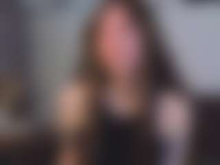 EmelineMooring's Live Sex Cam Show