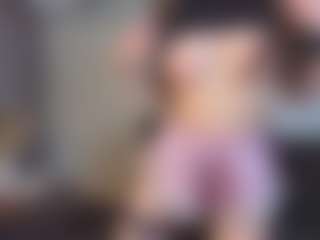 EmelineMooring's Live Sex Cam Show