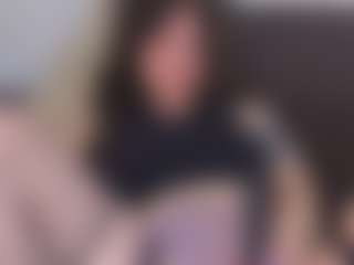 EmelineMooring's Live Sex Cam Show
