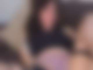 EmelineMooring's Live Sex Cam Show