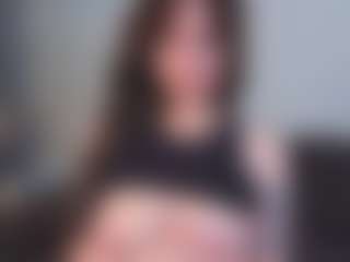 EmelineMooring's Live Sex Cam Show