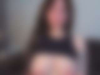 EmelineMooring's Live Sex Cam Show