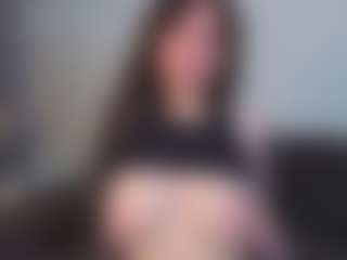 EmelineMooring's Live Sex Cam Show