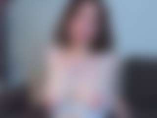 EmelineMooring's Live Sex Cam Show