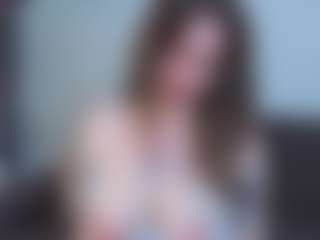 EmelineMooring's Live Sex Cam Show
