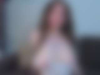 EmelineMooring's Live Sex Cam Show
