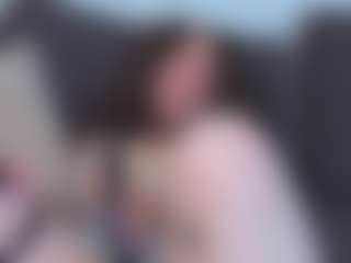 EmelineMooring's Live Sex Cam Show