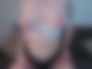 EmelineMooring's Live Sex Cam Show