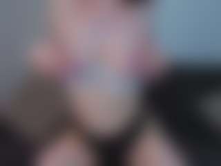EmelineMooring's Live Sex Cam Show