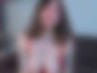 EmelineMooring's Live Sex Cam Show