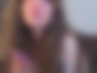 Live cam show with EmelineMooring - Smoking on Gym Cam Girls