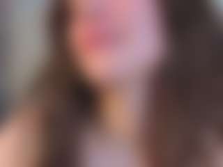 EmelineMooring's Live Sex Cam Show