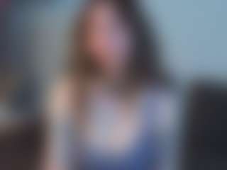 EmelineMooring's Live Sex Cam Show