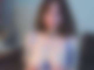 EmelineMooring's Live Sex Cam Show