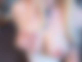 EmelineMooring's Live Sex Cam Show
