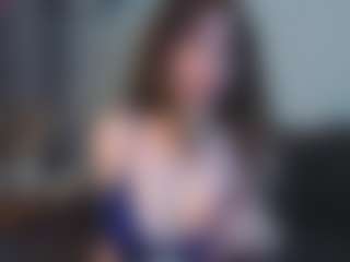 EmelineMooring's Live Sex Cam Show