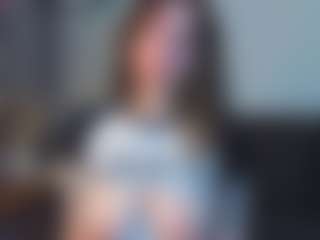 EmelineMooring's Live Sex Cam Show