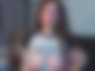 EmelineMooring's Live Sex Cam Show