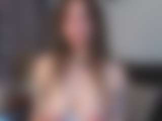 EmelineMooring's Live Sex Cam Show