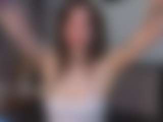 EmelineMooring's Live Sex Cam Show