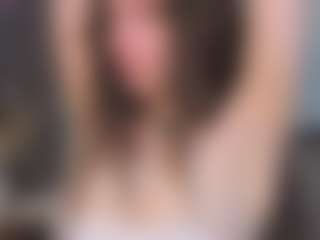 EmelineMooring's Live Sex Cam Show