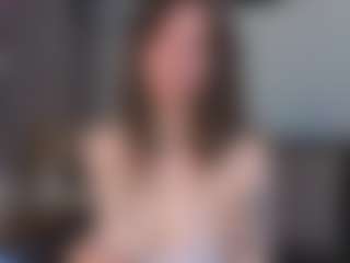 EmelineMooring's Live Sex Cam Show