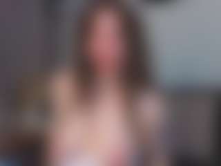 EmelineMooring's Live Sex Cam Show