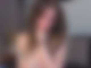 EmelineMooring's Live Sex Cam Show