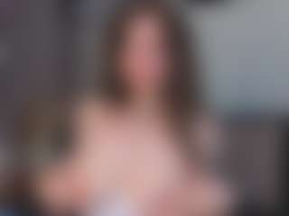 EmelineMooring's Live Sex Cam Show