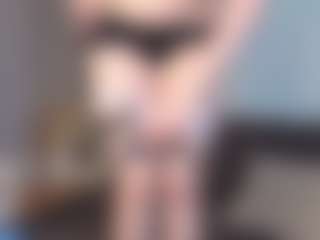 EmelineMooring's Live Sex Cam Show