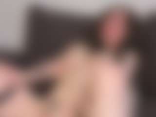 EmelineMooring's Live Sex Cam Show