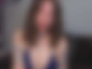 EmelineMooring's Live Sex Cam Show