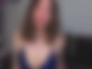 EmelineMooring's Live Sex Cam Show