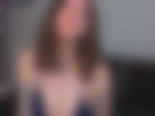 EmelineMooring's Live Sex Cam Show