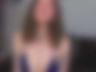 EmelineMooring's Live Sex Cam Show