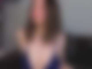 EmelineMooring's Live Sex Cam Show