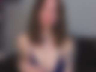 EmelineMooring's Live Sex Cam Show