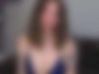 EmelineMooring's Live Sex Cam Show