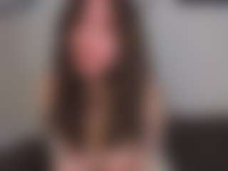EmelineMooring's Live Sex Cam Show