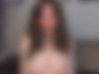 Live cam show with EmelineMooring - Blue Eyes on Camsoda