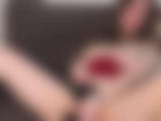 EmelineMooring's Live Sex Cam Show